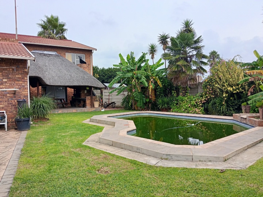 8 Bedroom Property for Sale in Dalpark Ext 1 Gauteng