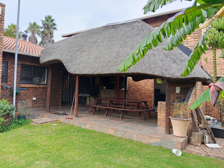 8 Bedroom Property for Sale in Dalpark Ext 1 Gauteng