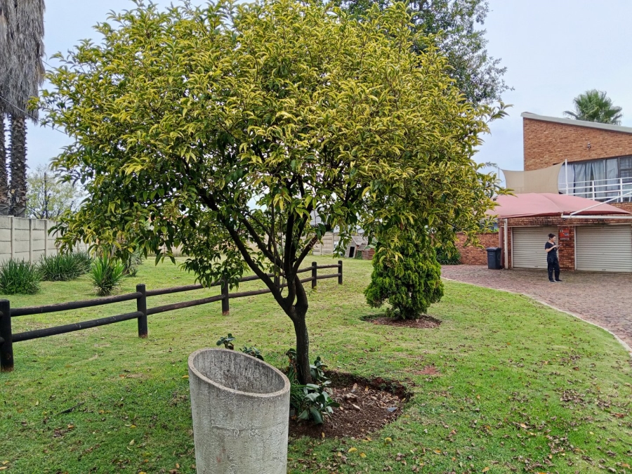 8 Bedroom Property for Sale in Dalpark Ext 1 Gauteng