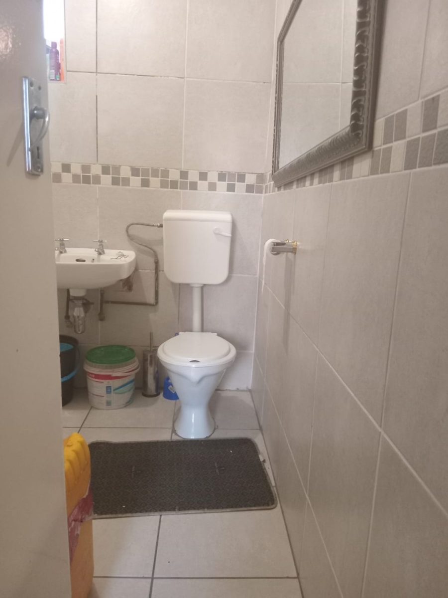 1 Bedroom Property for Sale in Pretoria Central Gauteng