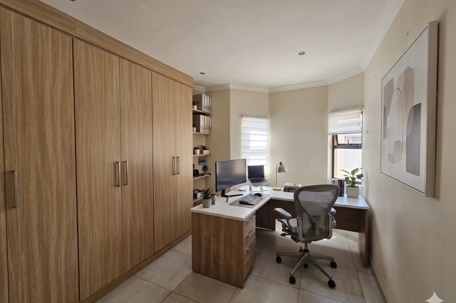 3 Bedroom Property for Sale in Waterkloof Ridge Gauteng