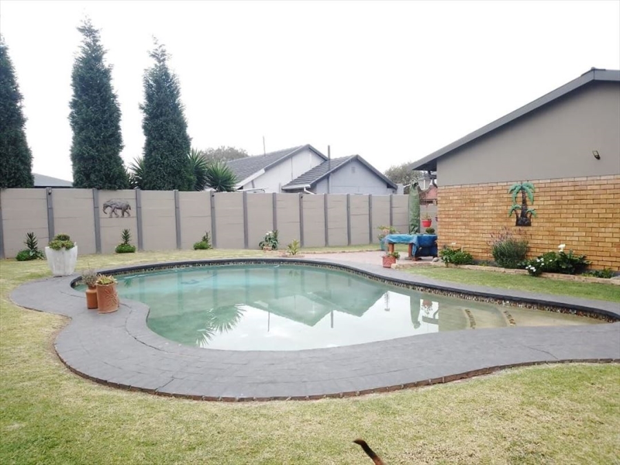 4 Bedroom Property for Sale in Van Dyk Park Gauteng