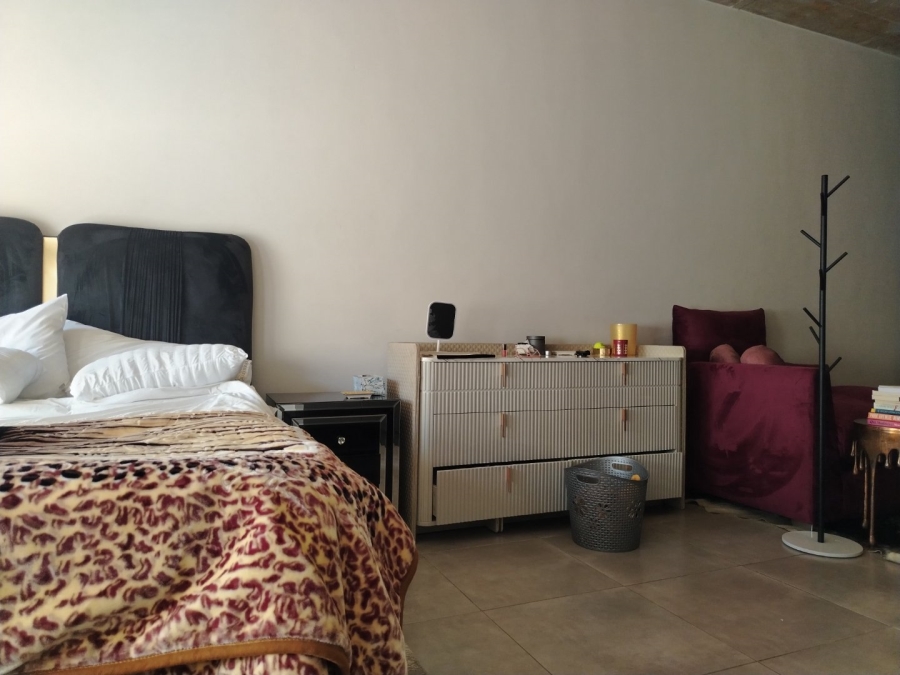 1 Bedroom Property for Sale in Sandton Central Gauteng