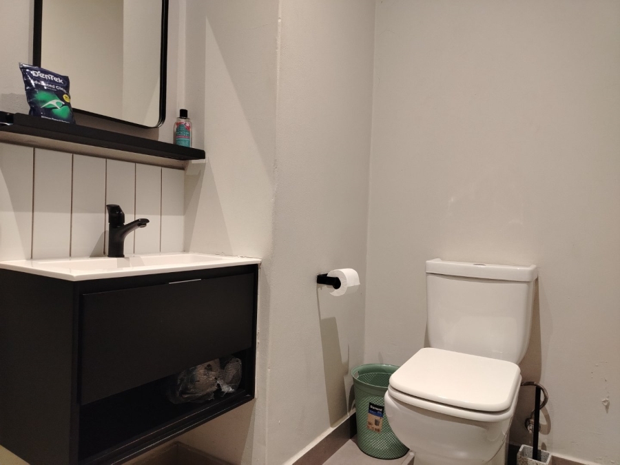 1 Bedroom Property for Sale in Sandton Central Gauteng