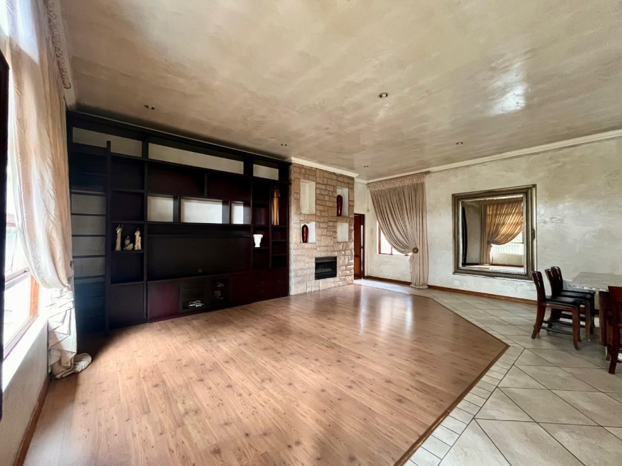 3 Bedroom Property for Sale in Eldoraigne Gauteng
