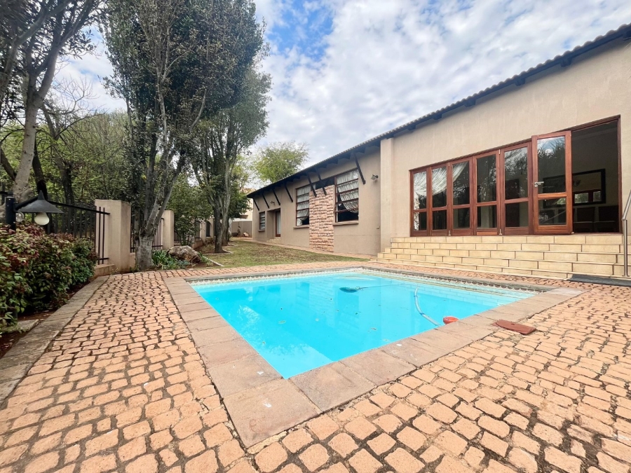 3 Bedroom Property for Sale in Eldoraigne Gauteng