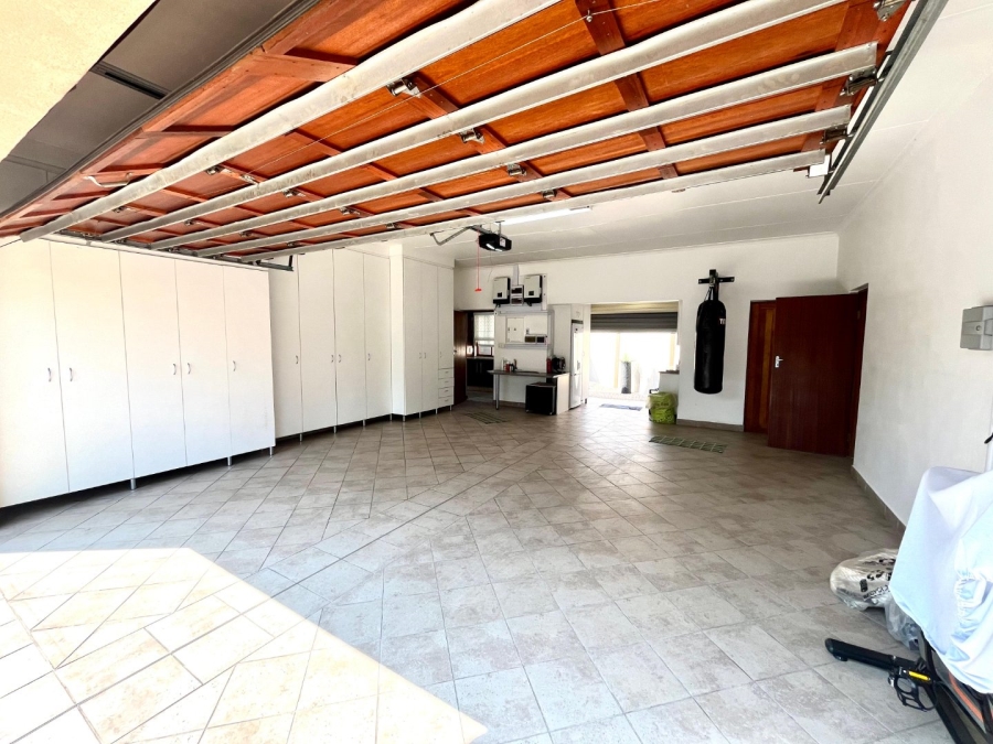 3 Bedroom Property for Sale in Eldoraigne Gauteng