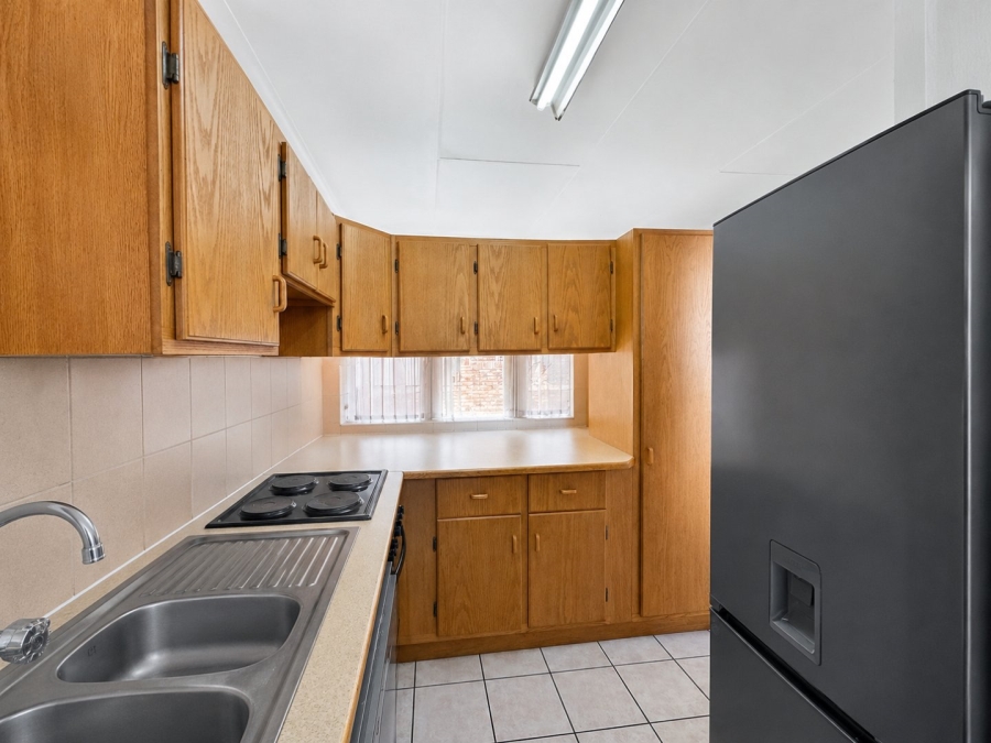 2 Bedroom Property for Sale in Rooihuiskraal North Gauteng