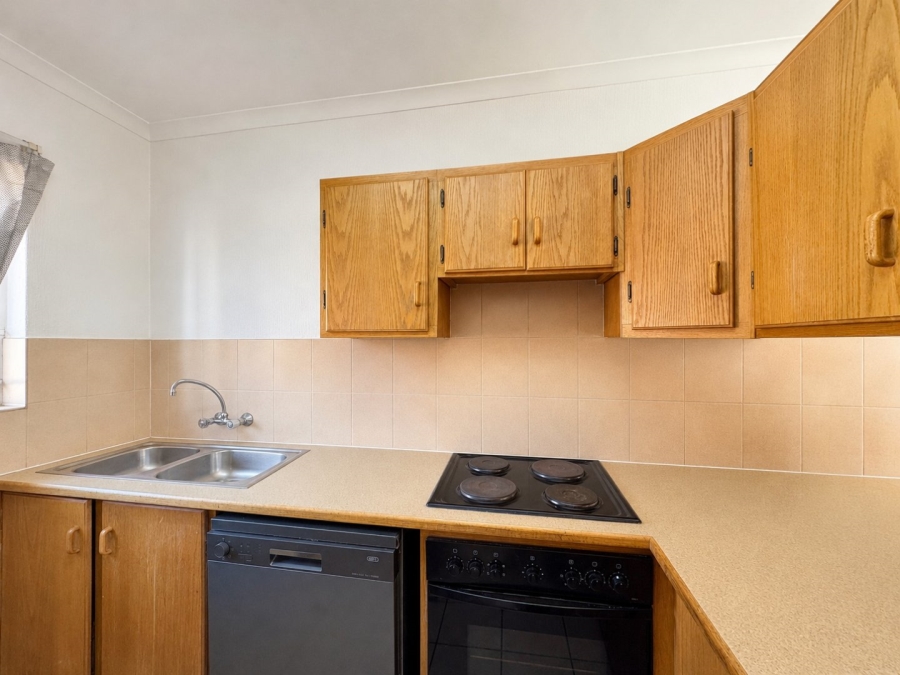 2 Bedroom Property for Sale in Rooihuiskraal North Gauteng