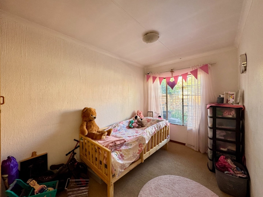 2 Bedroom Property for Sale in Rooihuiskraal North Gauteng