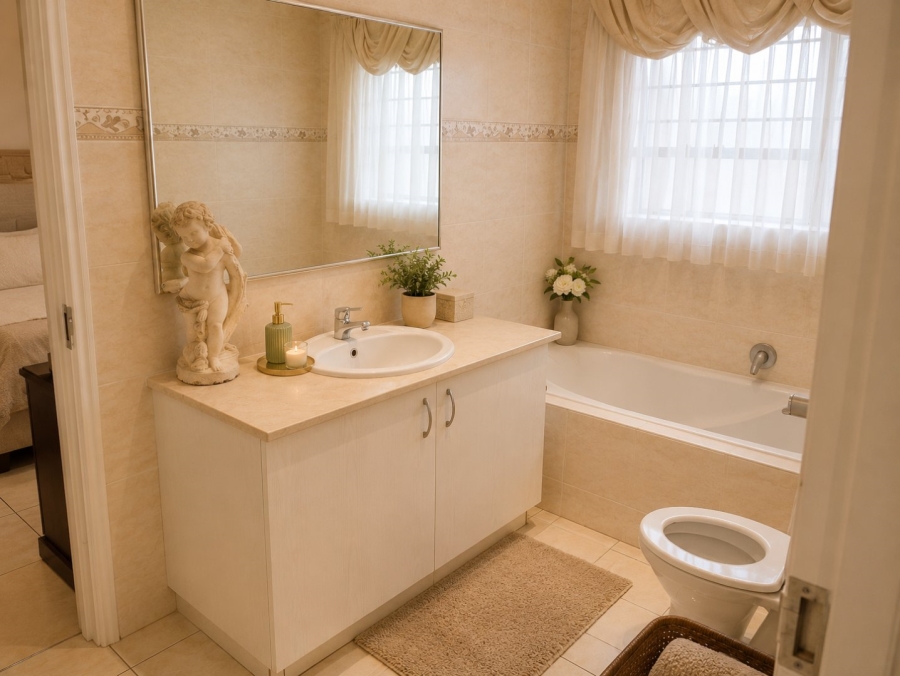 To Let 4 Bedroom Property for Rent in Glenvista Gauteng