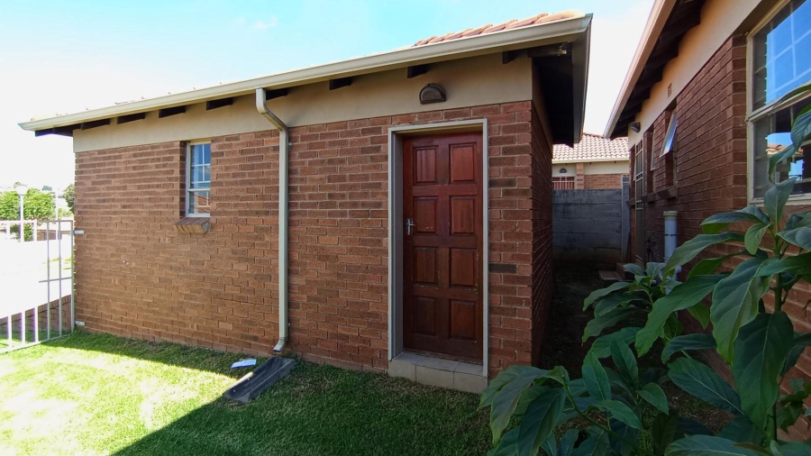 3 Bedroom Property for Sale in Olievenhoutbosch Gauteng