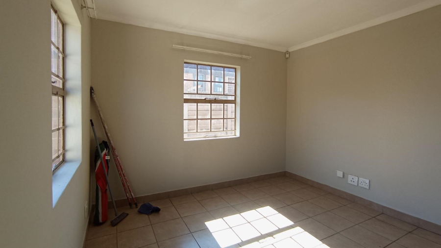 3 Bedroom Property for Sale in Olievenhoutbosch Gauteng