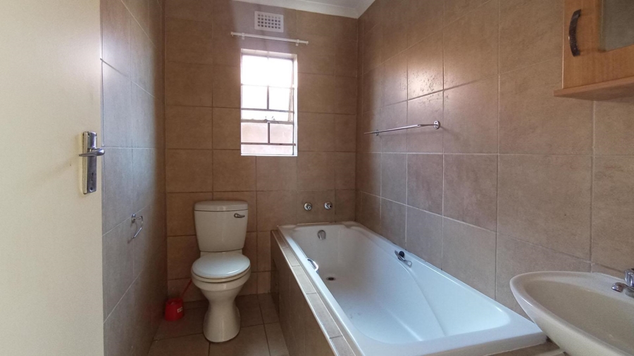 3 Bedroom Property for Sale in Olievenhoutbosch Gauteng