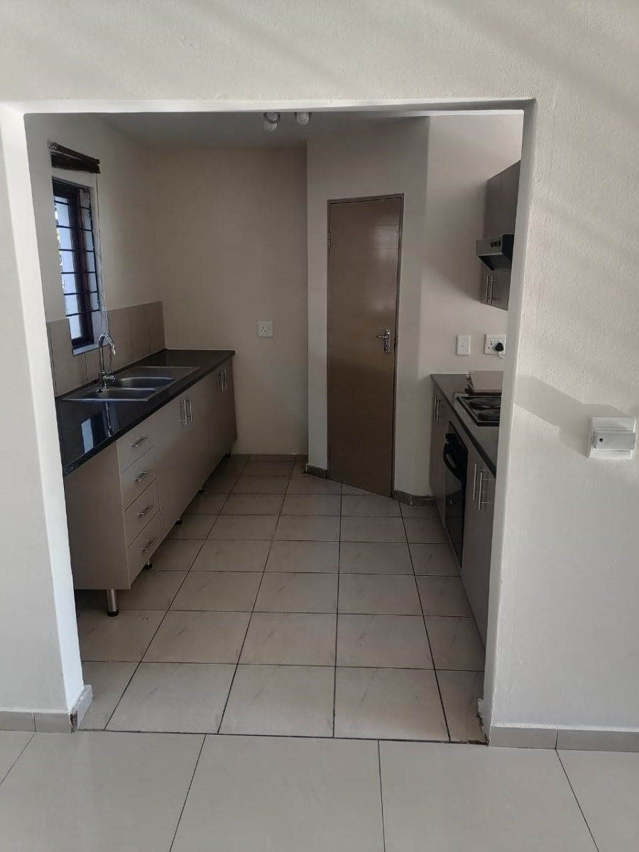 To Let 2 Bedroom Property for Rent in Vorna Valley Gauteng