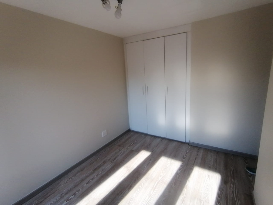 To Let 2 Bedroom Property for Rent in Vorna Valley Gauteng
