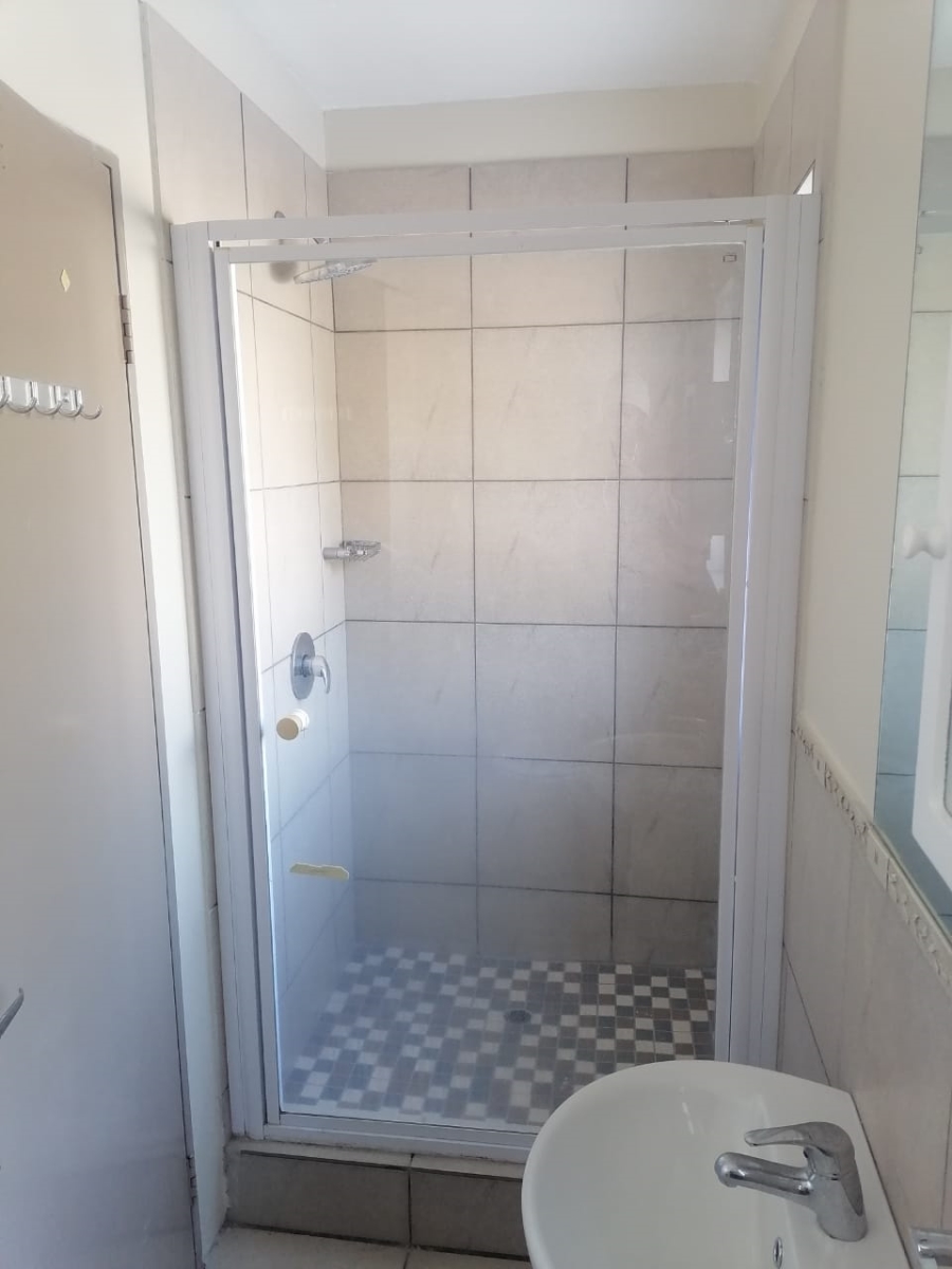 To Let 2 Bedroom Property for Rent in Vorna Valley Gauteng