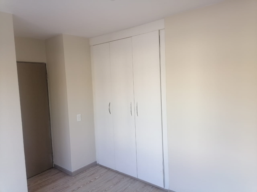 To Let 2 Bedroom Property for Rent in Vorna Valley Gauteng