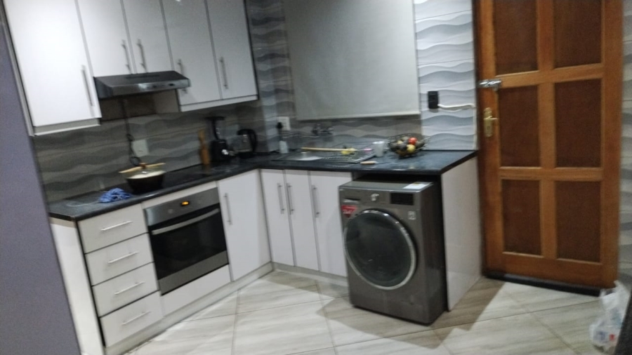 3 Bedroom Property for Sale in Etwatwa Gauteng