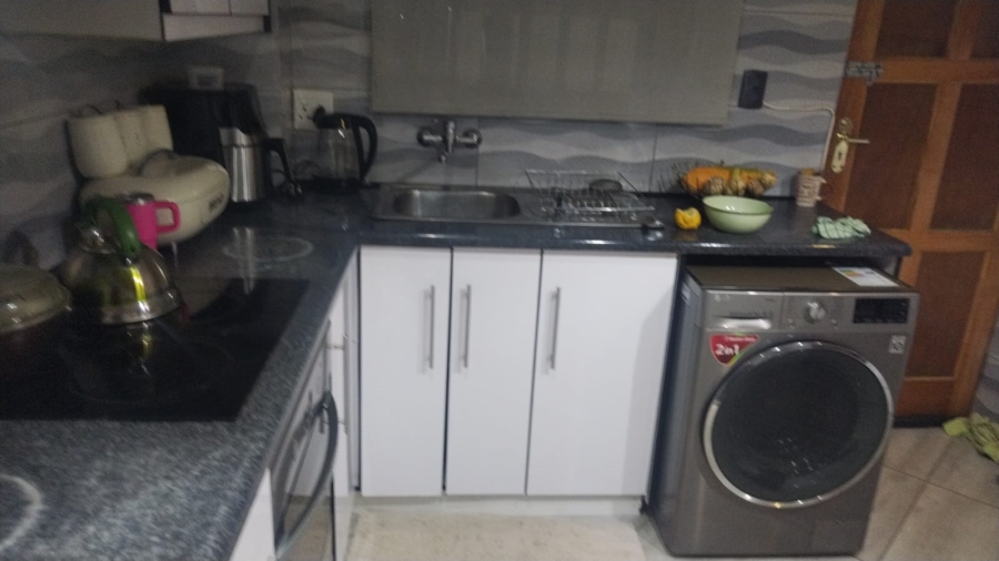 3 Bedroom Property for Sale in Etwatwa Gauteng