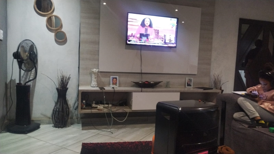 3 Bedroom Property for Sale in Etwatwa Gauteng