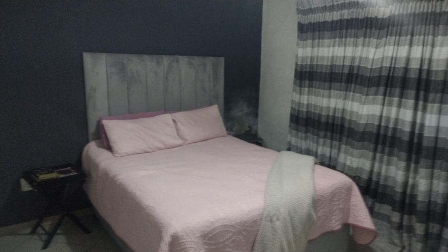 3 Bedroom Property for Sale in Etwatwa Gauteng