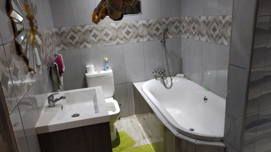 3 Bedroom Property for Sale in Etwatwa Gauteng