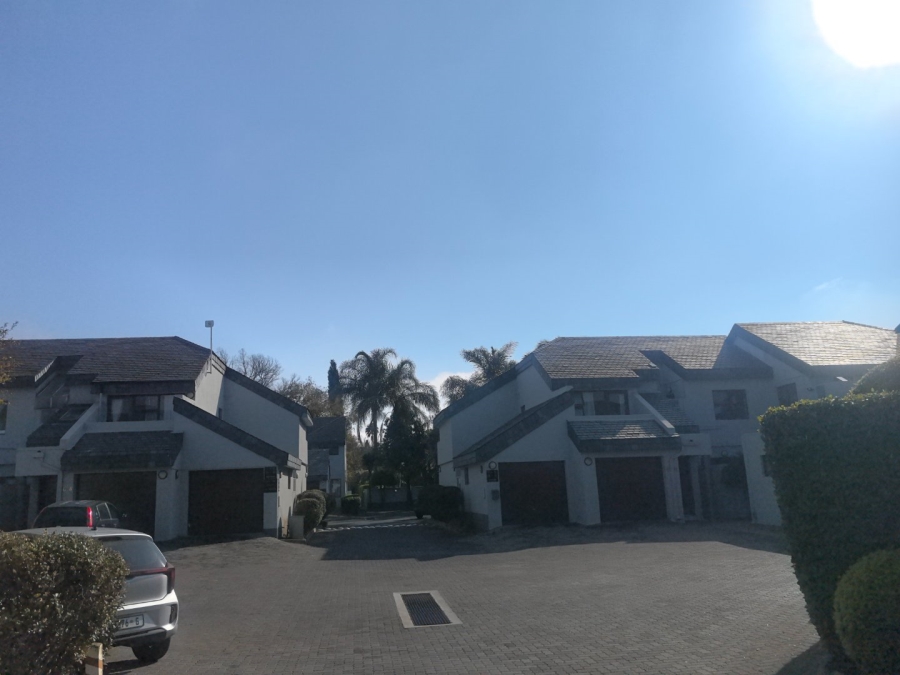 To Let 3 Bedroom Property for Rent in Lakefield Gauteng