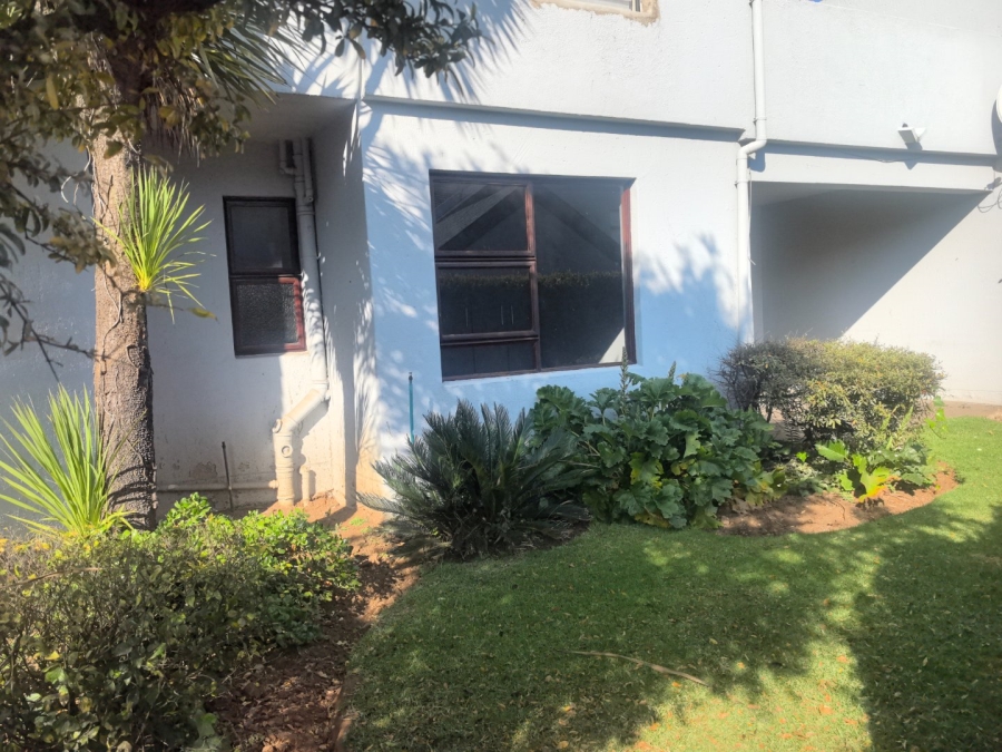To Let 3 Bedroom Property for Rent in Lakefield Gauteng