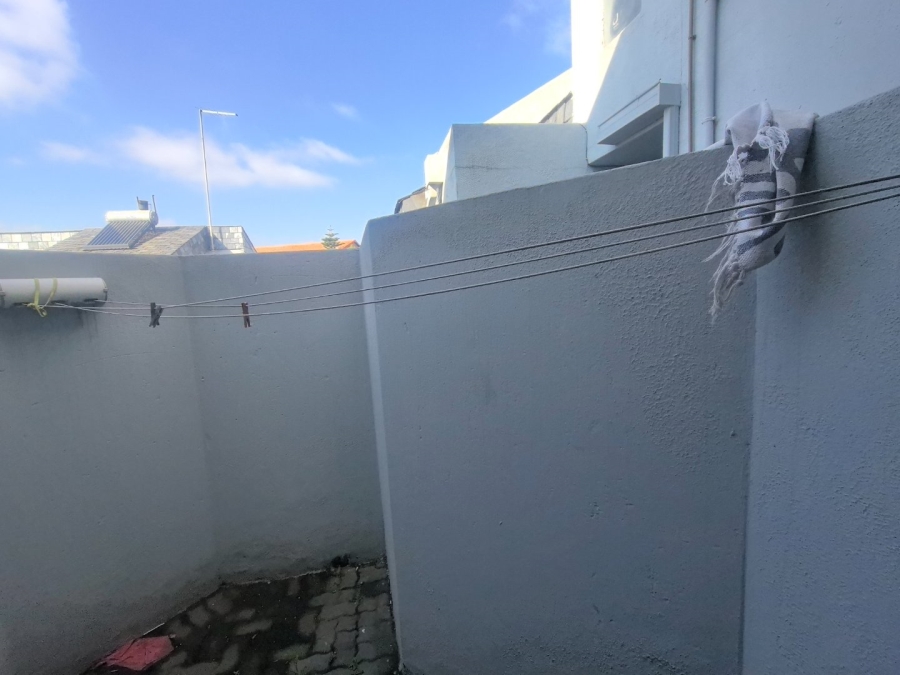 To Let 3 Bedroom Property for Rent in Lakefield Gauteng