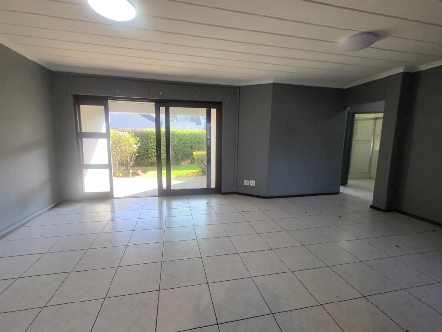 To Let 3 Bedroom Property for Rent in Lakefield Gauteng