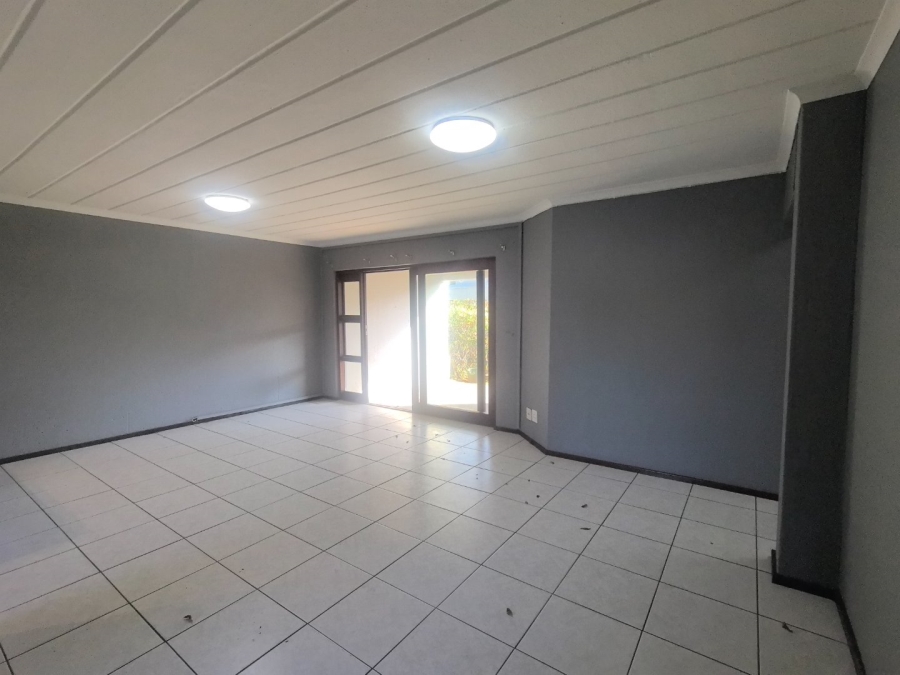 To Let 3 Bedroom Property for Rent in Lakefield Gauteng