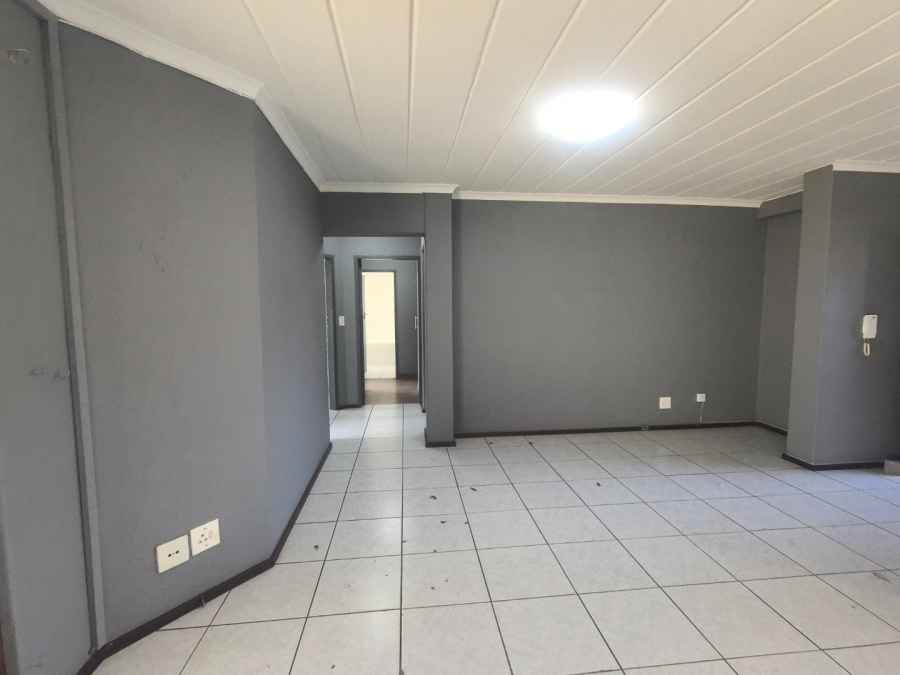 To Let 3 Bedroom Property for Rent in Lakefield Gauteng