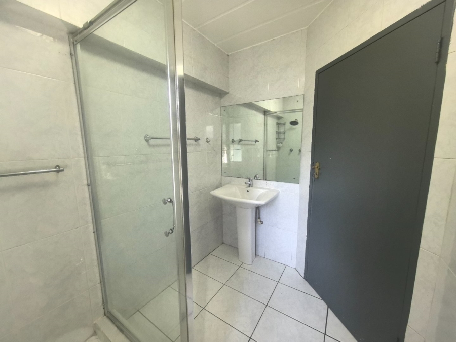 To Let 3 Bedroom Property for Rent in Lakefield Gauteng