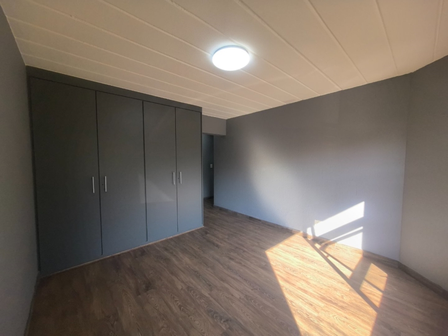 To Let 3 Bedroom Property for Rent in Lakefield Gauteng
