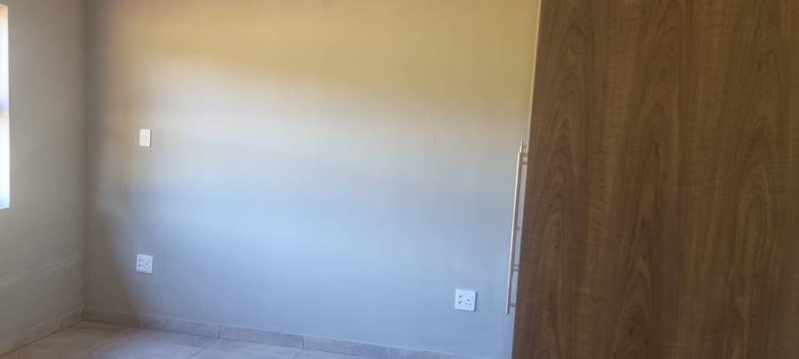 To Let 2 Bedroom Property for Rent in Raslouw Gauteng