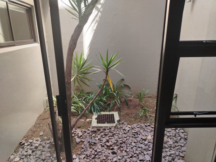 To Let 2 Bedroom Property for Rent in Sandton Central Gauteng