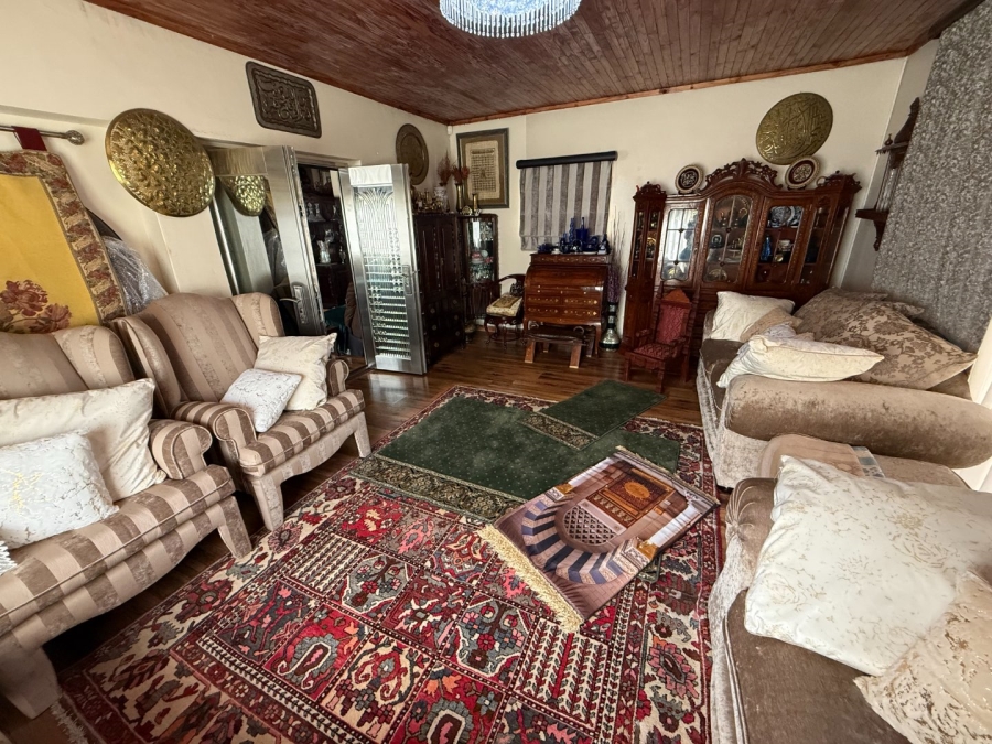 5 Bedroom Property for Sale in Eldoraigne Gauteng