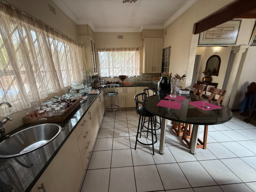5 Bedroom Property for Sale in Eldoraigne Gauteng