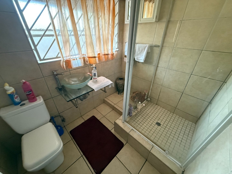 5 Bedroom Property for Sale in Eldoraigne Gauteng