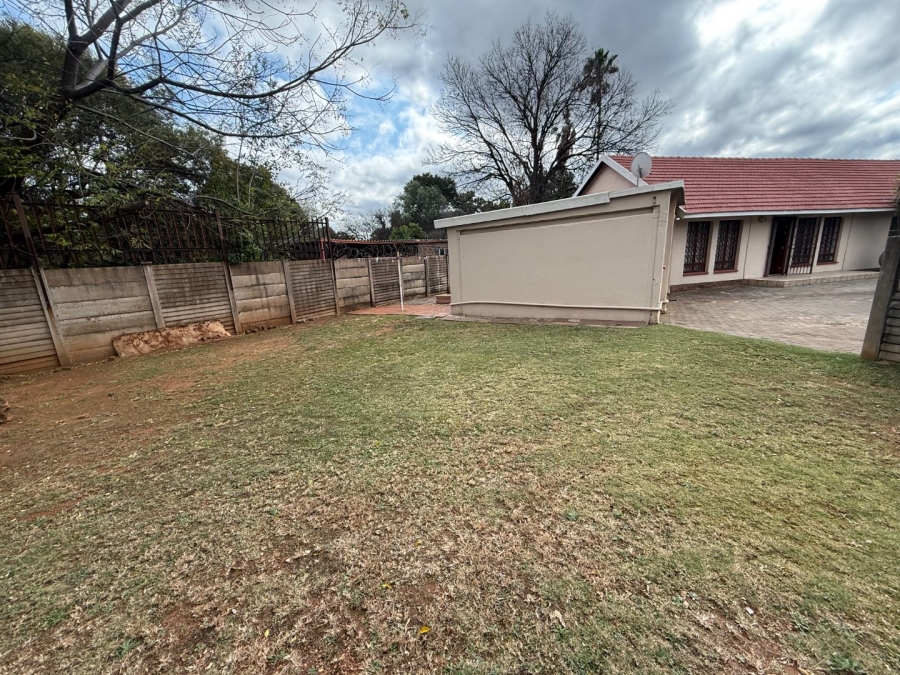 5 Bedroom Property for Sale in Eldoraigne Gauteng