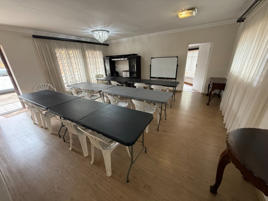 5 Bedroom Property for Sale in Eldoraigne Gauteng