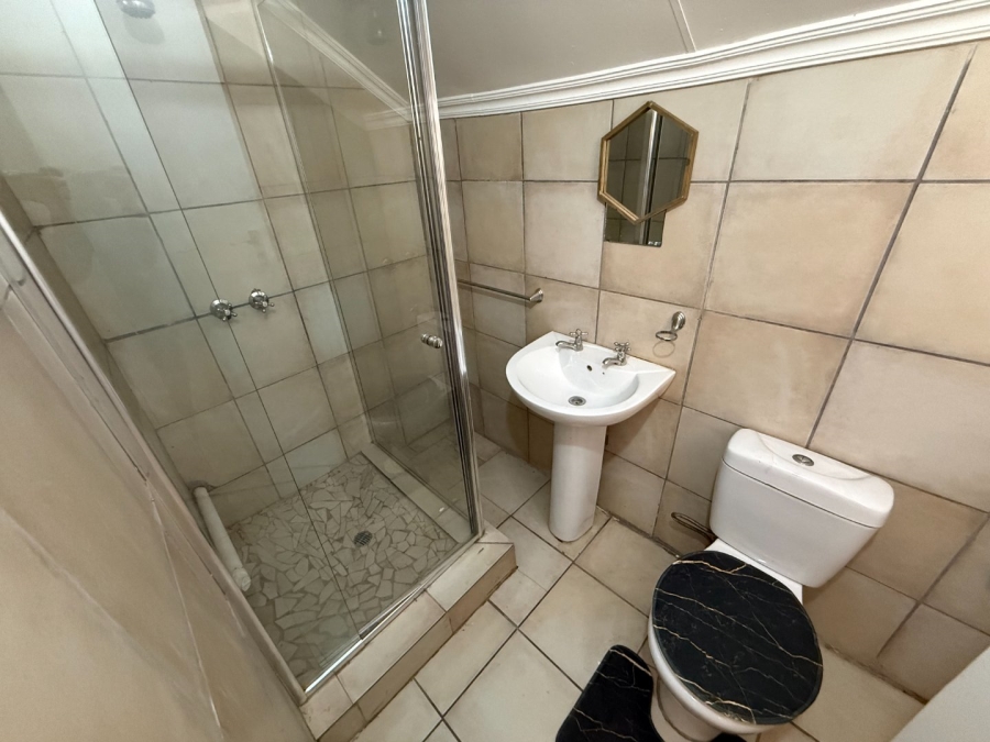5 Bedroom Property for Sale in Eldoraigne Gauteng