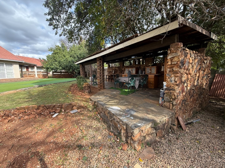 5 Bedroom Property for Sale in Eldoraigne Gauteng