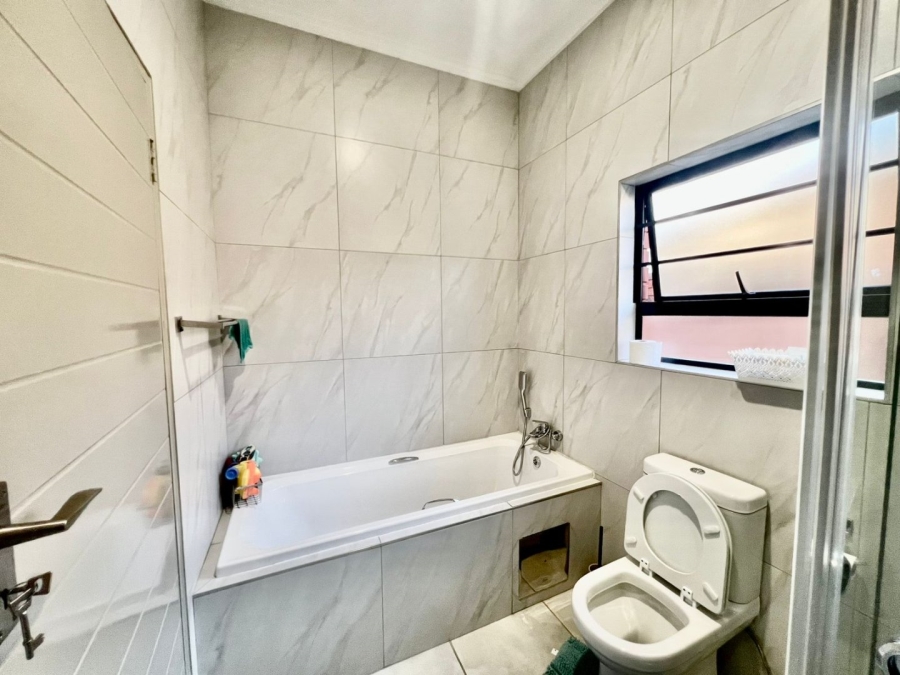 3 Bedroom Property for Sale in Kyalami Hills Gauteng
