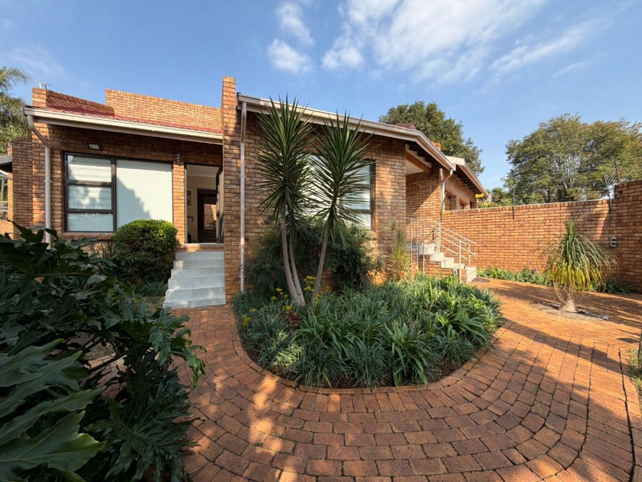 6 Bedroom Property for Sale in Meyersdal Gauteng