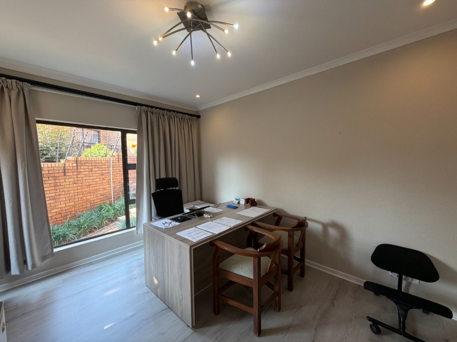 6 Bedroom Property for Sale in Meyersdal Gauteng