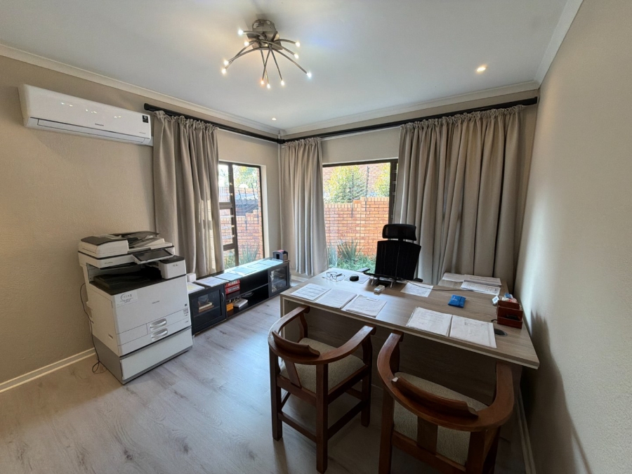 6 Bedroom Property for Sale in Meyersdal Gauteng