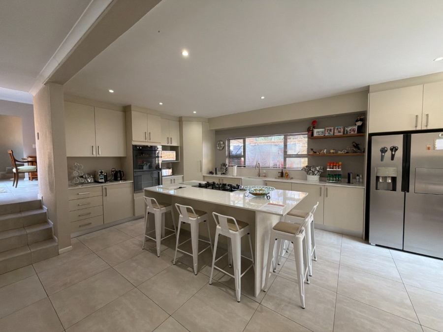 6 Bedroom Property for Sale in Meyersdal Gauteng