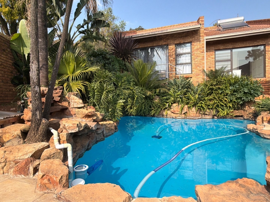 6 Bedroom Property for Sale in Meyersdal Gauteng